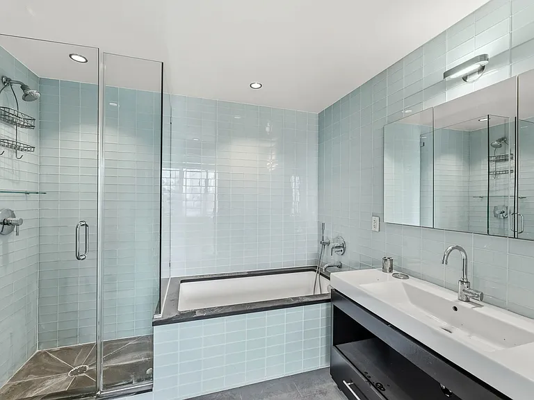 554 W 54th St #28A — Photo 6