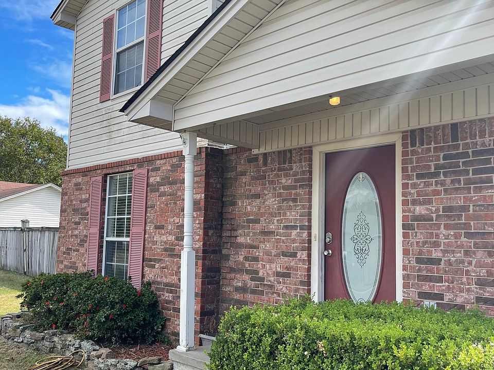 1st image of 164 Rolling Oaks Dr