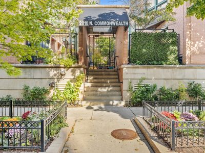 2910 N Commonwealth Ave APT 10, Chicago, IL, 60657