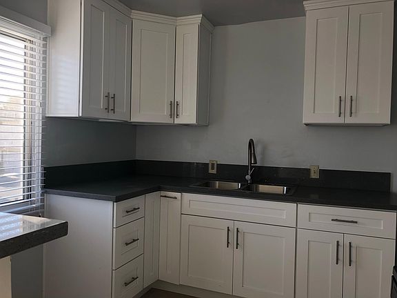 3rd image of 1109 College View Dr APT 12