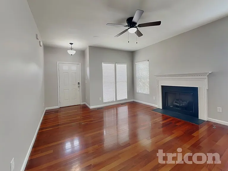 101 Gupton Ct — Photo 2