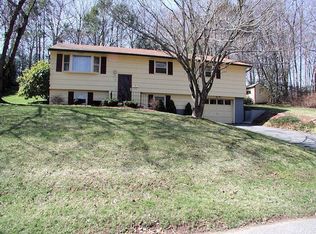 11 Hale Rd, Enfield, CT 06082