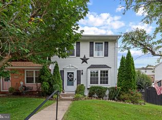 9928 Nearbrook Ln, Parkville, MD 21234