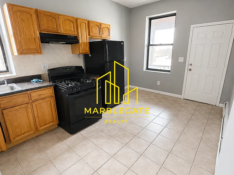 136 S 7th St #33R — Photo 1