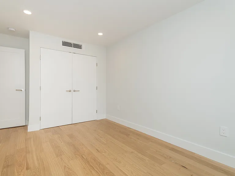 334 Harvard St #L2 — Photo 9