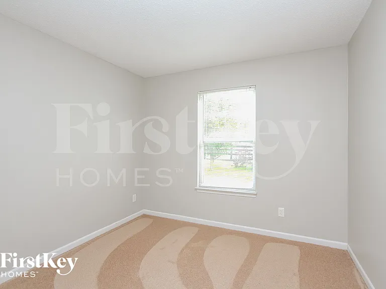 10605 Glenayr Dr — Photo 9