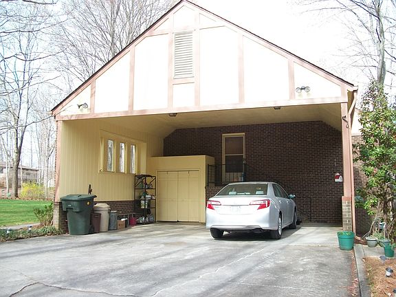 2nd image of 303 Maplewood Dr