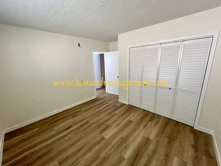 04256LI — Photo 12