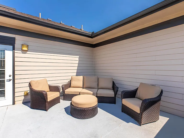 Estate Villas at Krum Apartments — Photo 11
