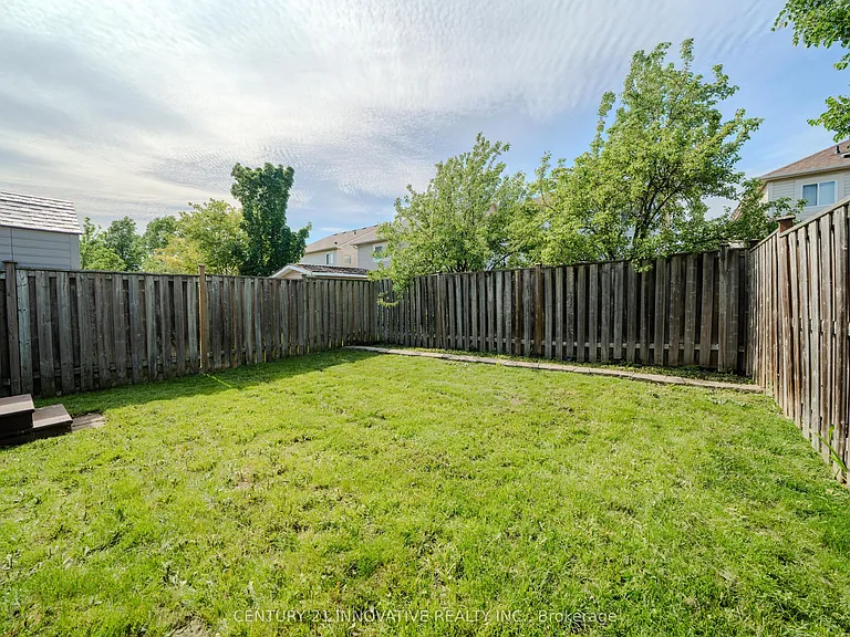 28 Samandria Ave #UPPER — Photo 43