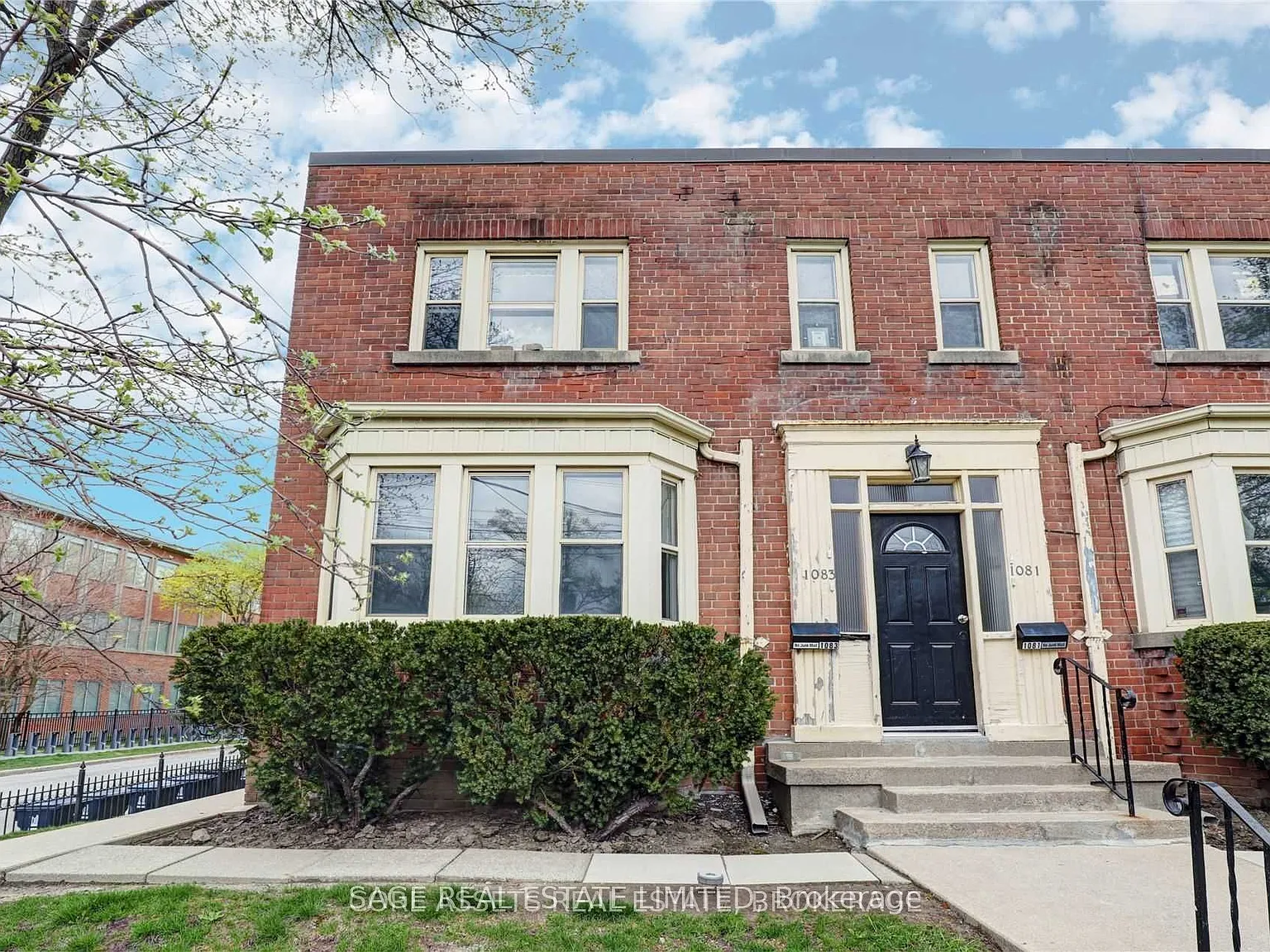 2 bed, $2,850 — Photo 2