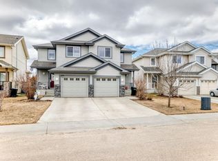 1285 Cunningham Dr SW, Edmonton, AB T6W0R7