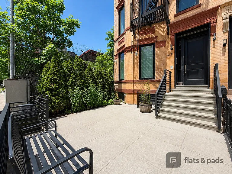 619 Park Pl #4R — Photo 7