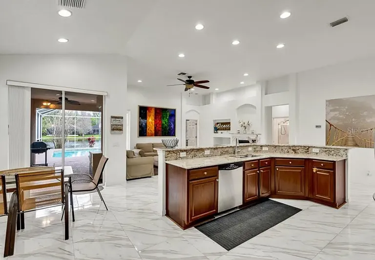 9512 Greenpointe Dr — Photo 5