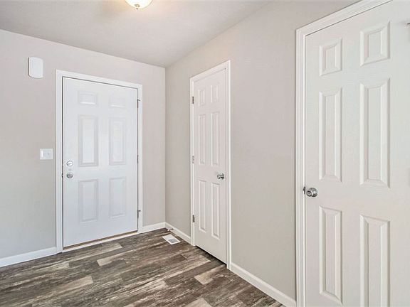 2nd image of 883 Saint Johns Chase