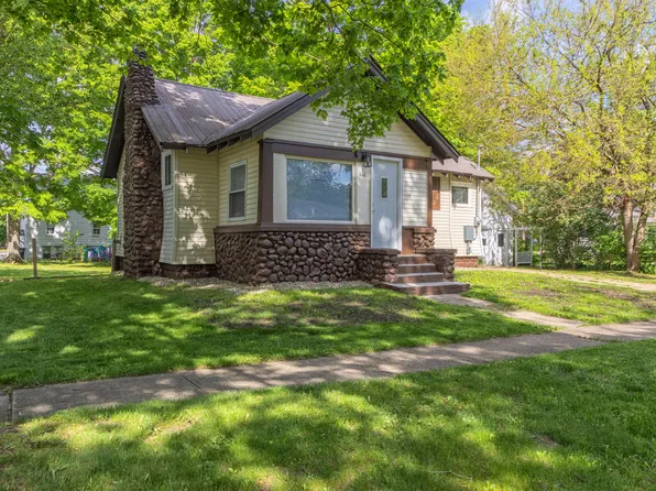 116 S Adams St, Lawton, MI 49065