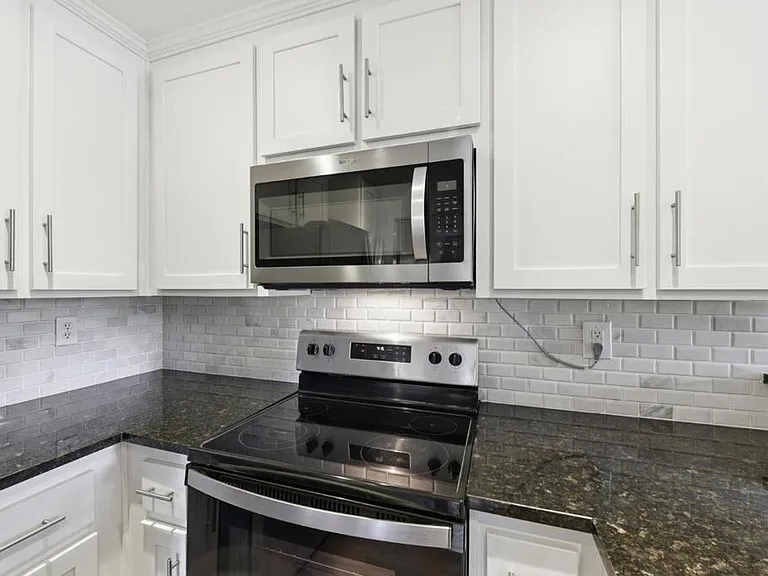 2504 La Terrace Cir — Photo 14