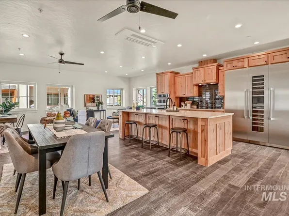 3615 N Prospect Way, Garden City, ID 83714