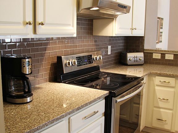 2nd image of 7492F Mansion Cir