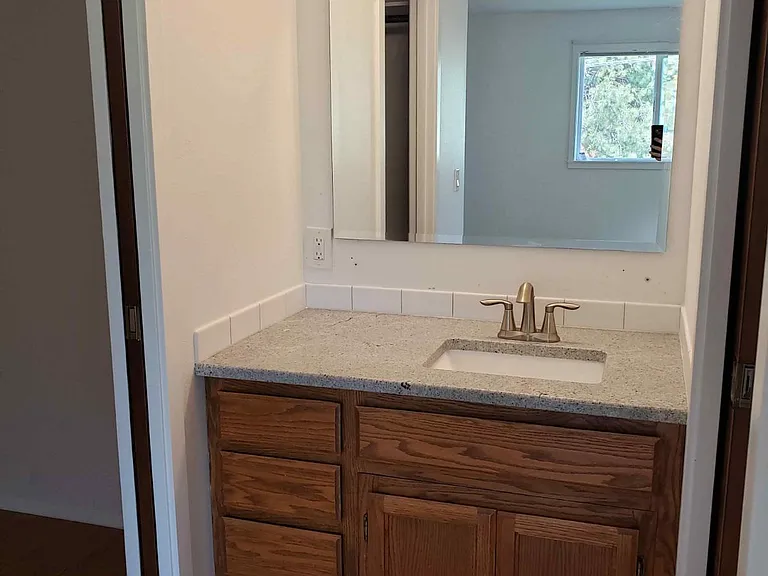 632 Logan St — Photo 11