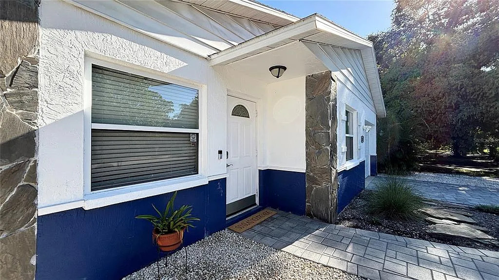 3 bed, 2.0 bath, 1254 sqft, $3,600 — Photo 3
