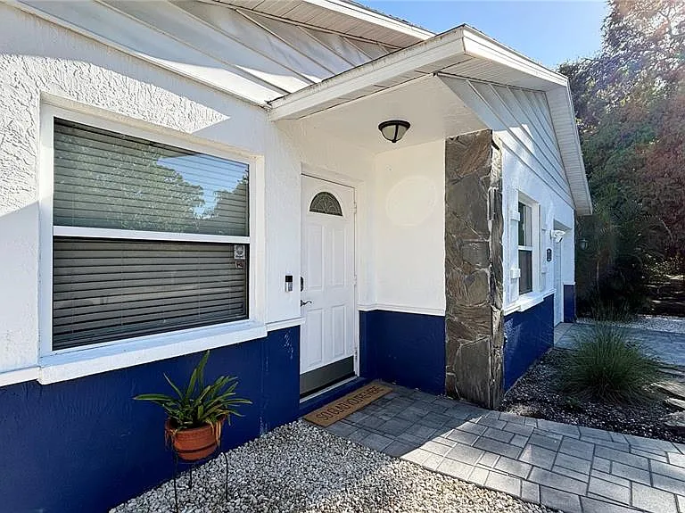 2431 Loma Linda St — Photo 3