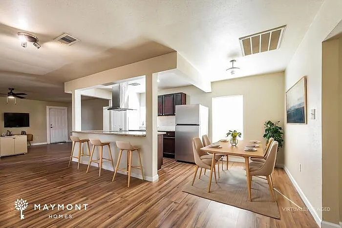 1009 Danube St — Photo 6