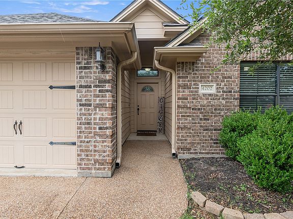 3rd image of 4202 Carnes Ct S