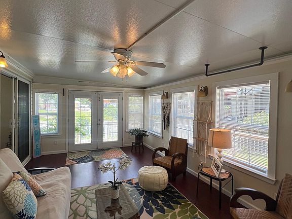 4th image of 106 Portage Cir