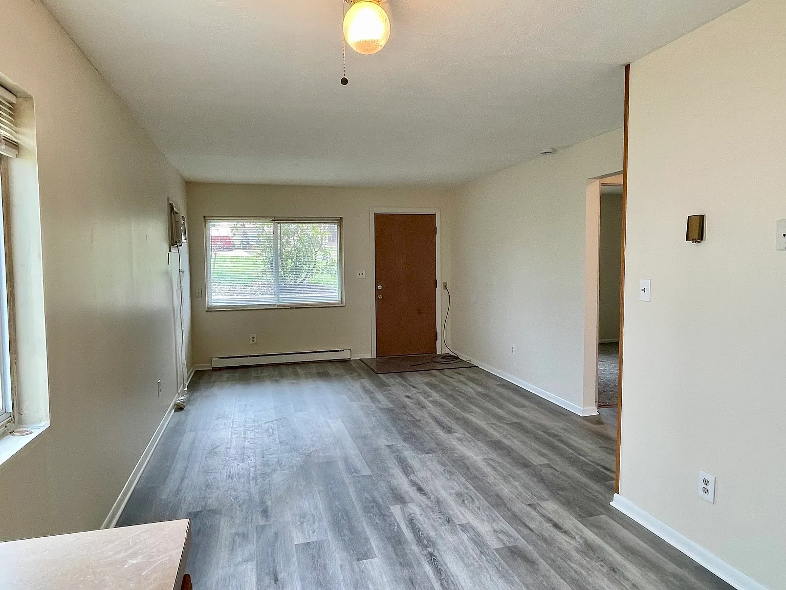 2 bed, 720 sqft, $825 — Photo 3