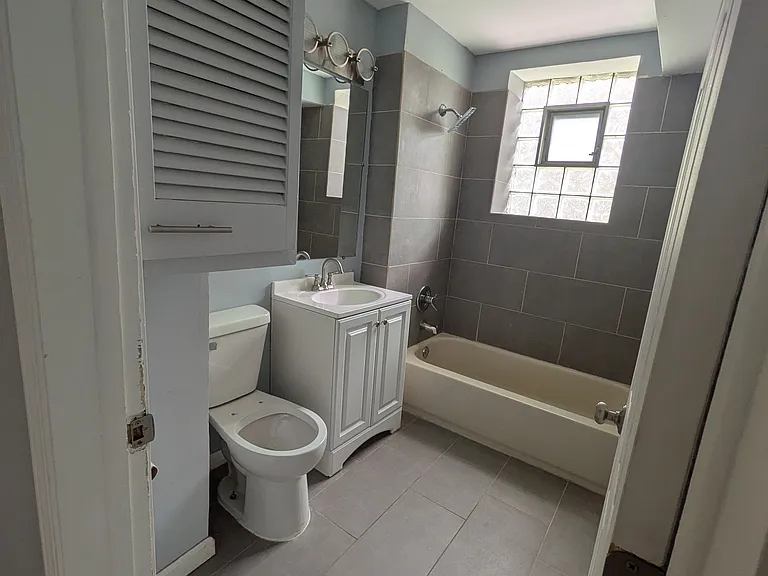 5520 W 24th St #1 — Photo 8