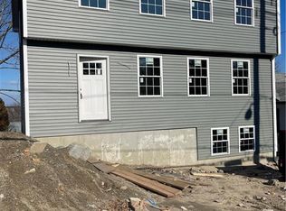 79 Sunset Ave, Providence, RI 02909