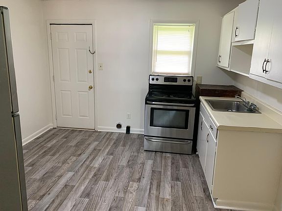 2nd image of 607 Waugh St APT 2