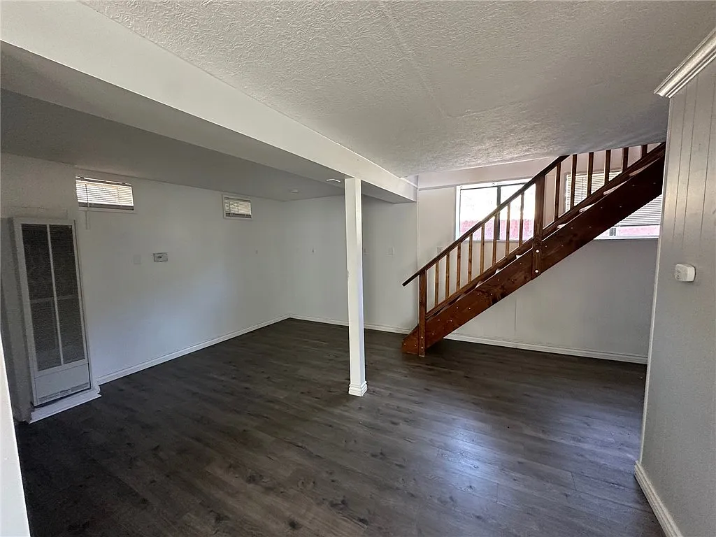2 bed, 794 sqft, $1,895 — Photo 2