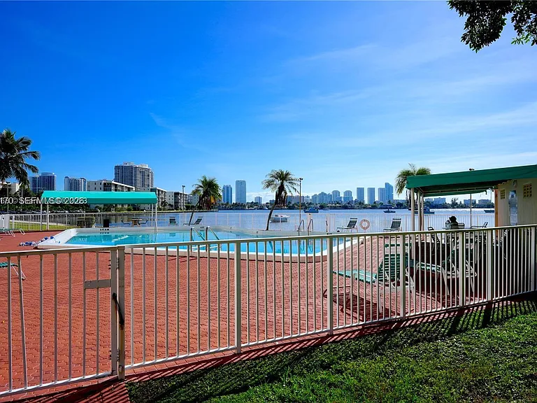2910 Point East Dr #M609 — Photo 3