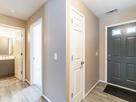 3rd image of 1723 Versailles Village Pl