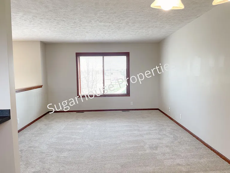 1711 SW 27th St — Photo 10