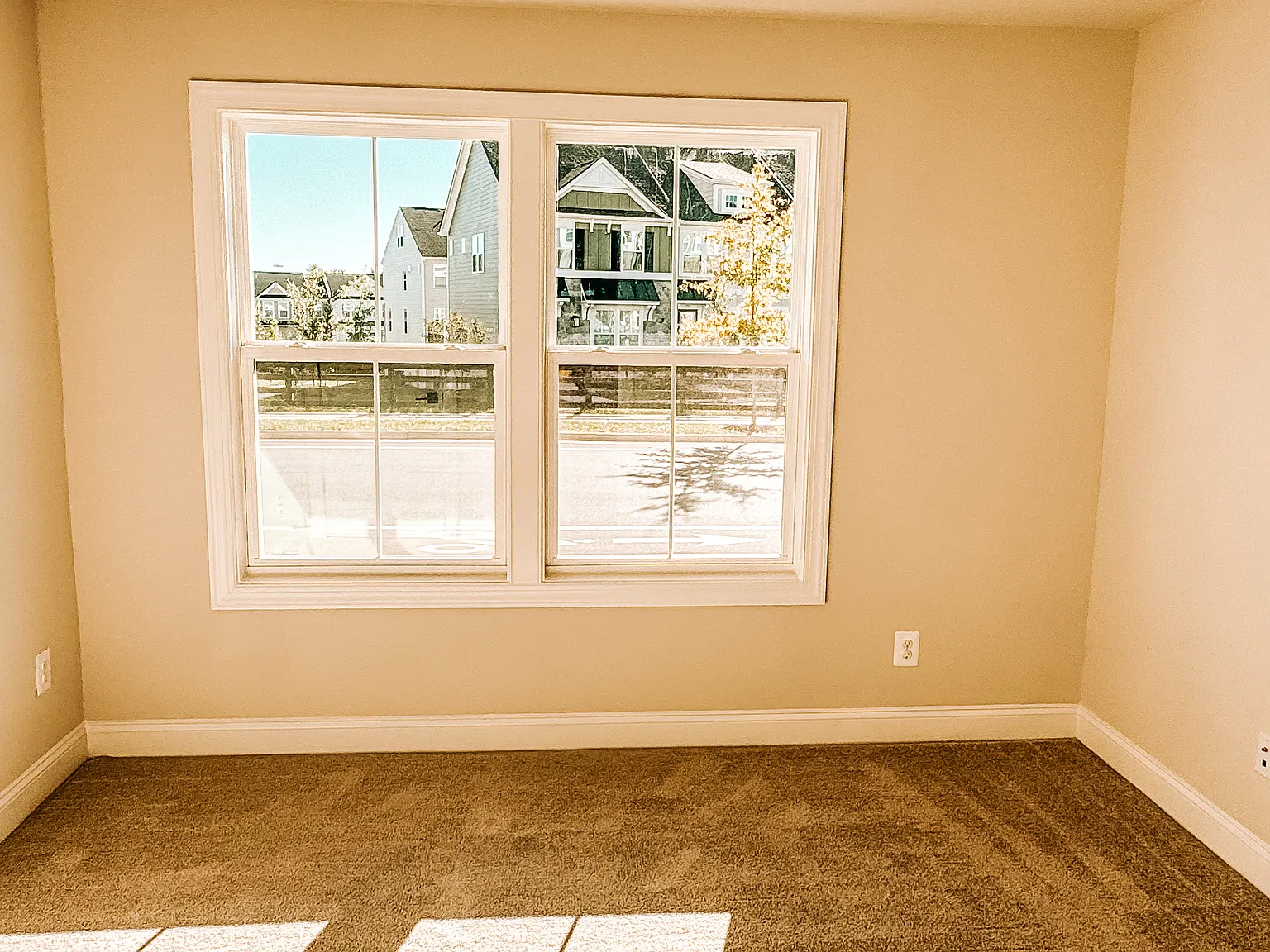 4 bed, 3.5 bath, 1938 sqft, $3,100 — Photo 4