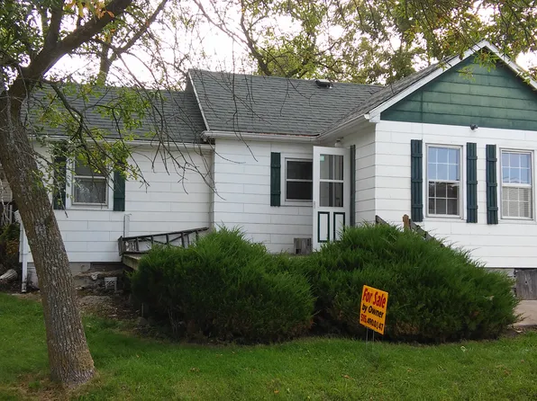 25609 162nd St, Spirit Lake, IA 51360