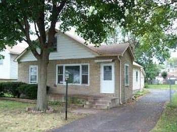 1st image of 10418 W Lyndale Ave
