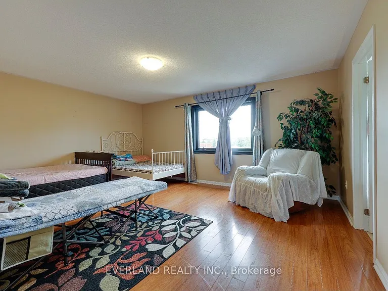 18 Clamerten Rd — Photo 18