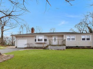 8 Sayville Rd, Sound Beach, NY 11789