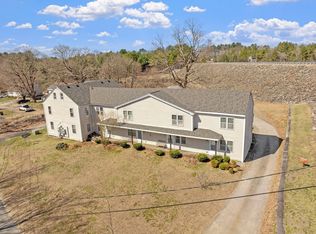 44 Howarth Rd, Oxford, MA 01540