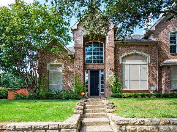 9701 Wolf Creek Dr, Irving, TX 75063