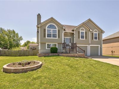 605 N Winwood Ter, Gardner, KS, 66030