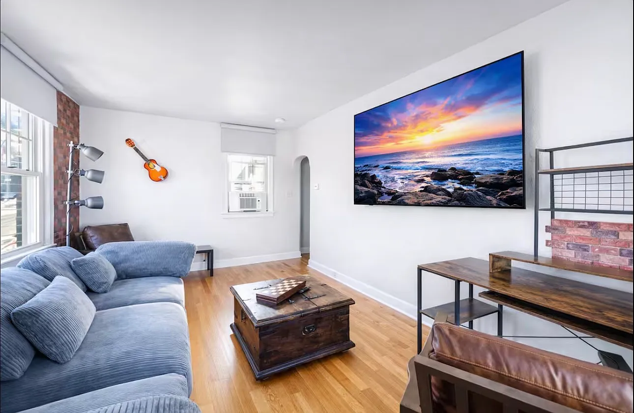 2 bed, $2,750 — Photo 2