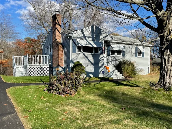 18 Pleasant St, Littleton, MA 01460