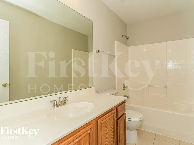 207 Amherst Dr — Photo 14