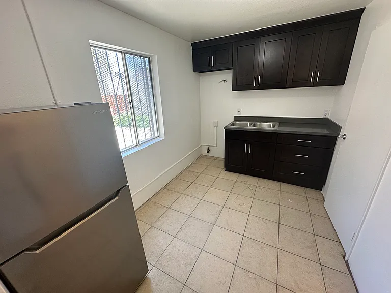 640 E 73rd St #1/2-2 — Photo 2