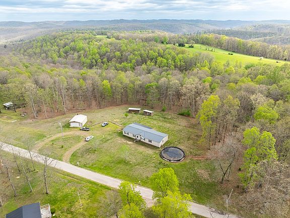 3rd image of 212 Davis Rd